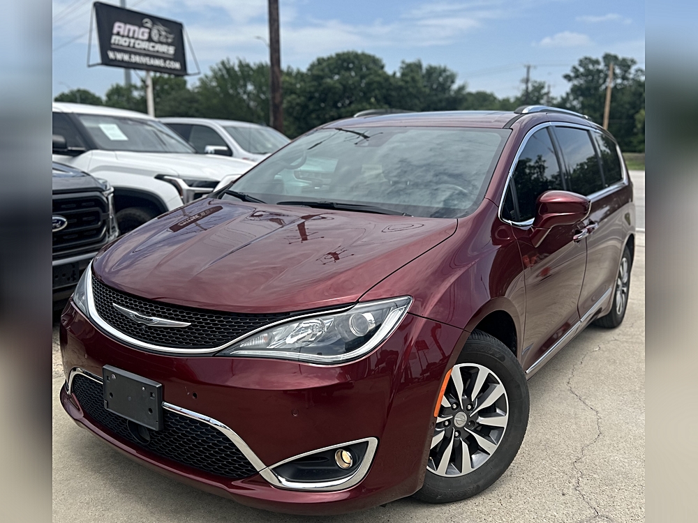 2020 Chrysler Pacifica Touring L Plus 35th Anniversary's photo