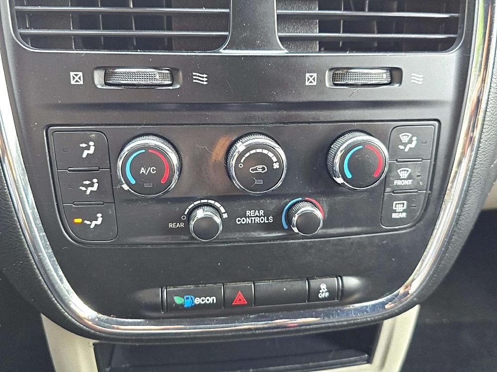 2017 Dodge Grand Caravan SE - Photo 18