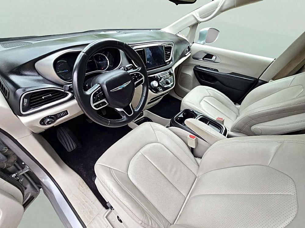 2018 Chrysler Pacifica Hybrid Touring L - Photo 12