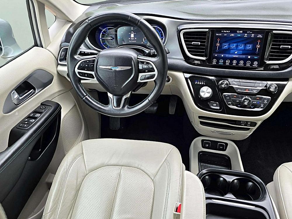 2018 Chrysler Pacifica Hybrid Touring L - Photo 13