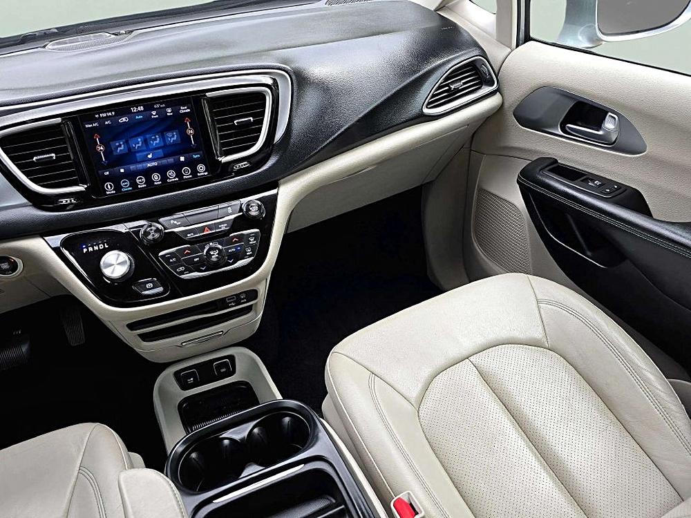 2018 Chrysler Pacifica Hybrid Touring L - Photo 21