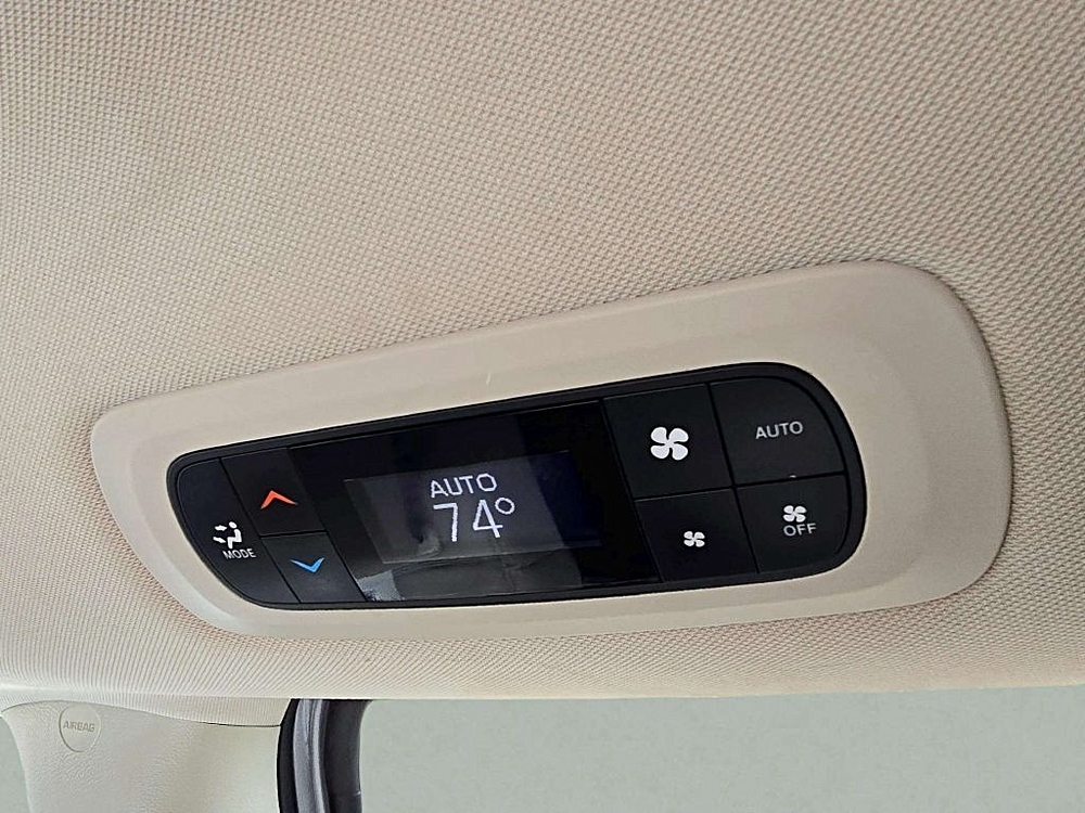2018 Chrysler Pacifica Hybrid Touring L - Photo 25