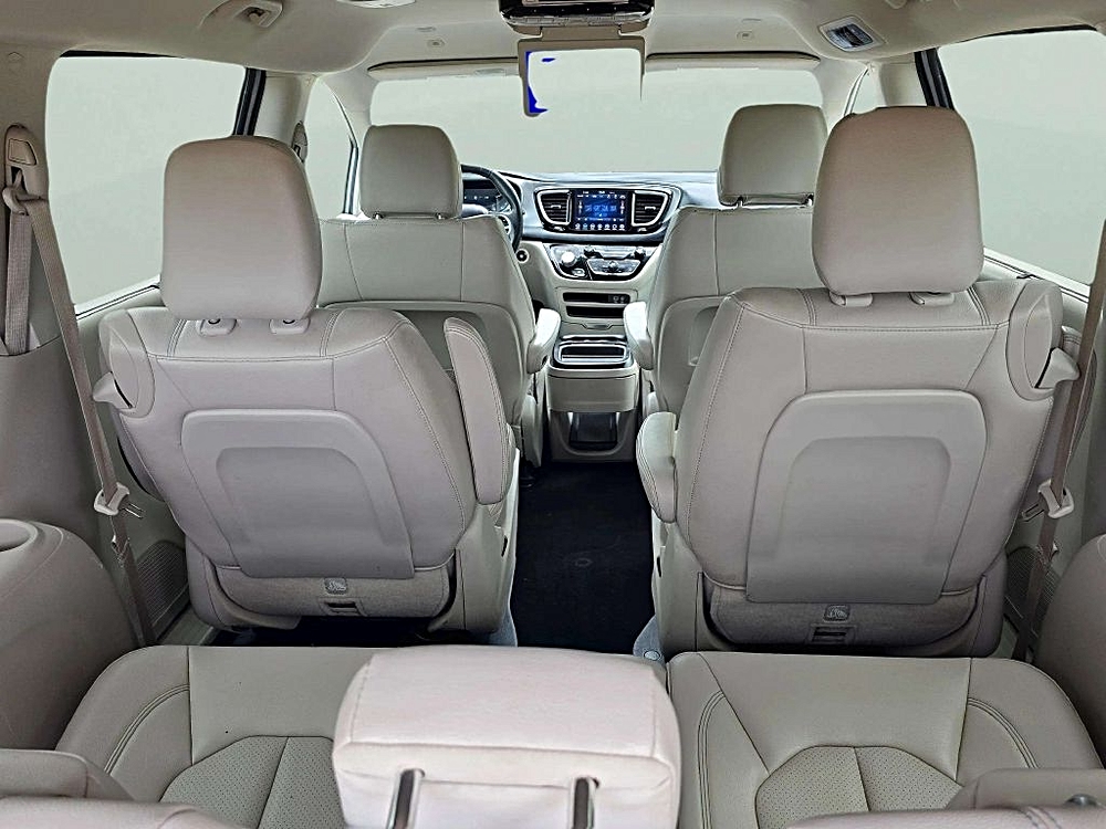 2018 Chrysler Pacifica Hybrid Touring L - Photo 31