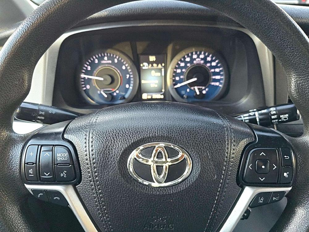 2020 Toyota Sienna LE - Photo 13