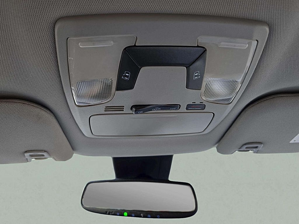 2020 Toyota Sienna LE - Photo 15
