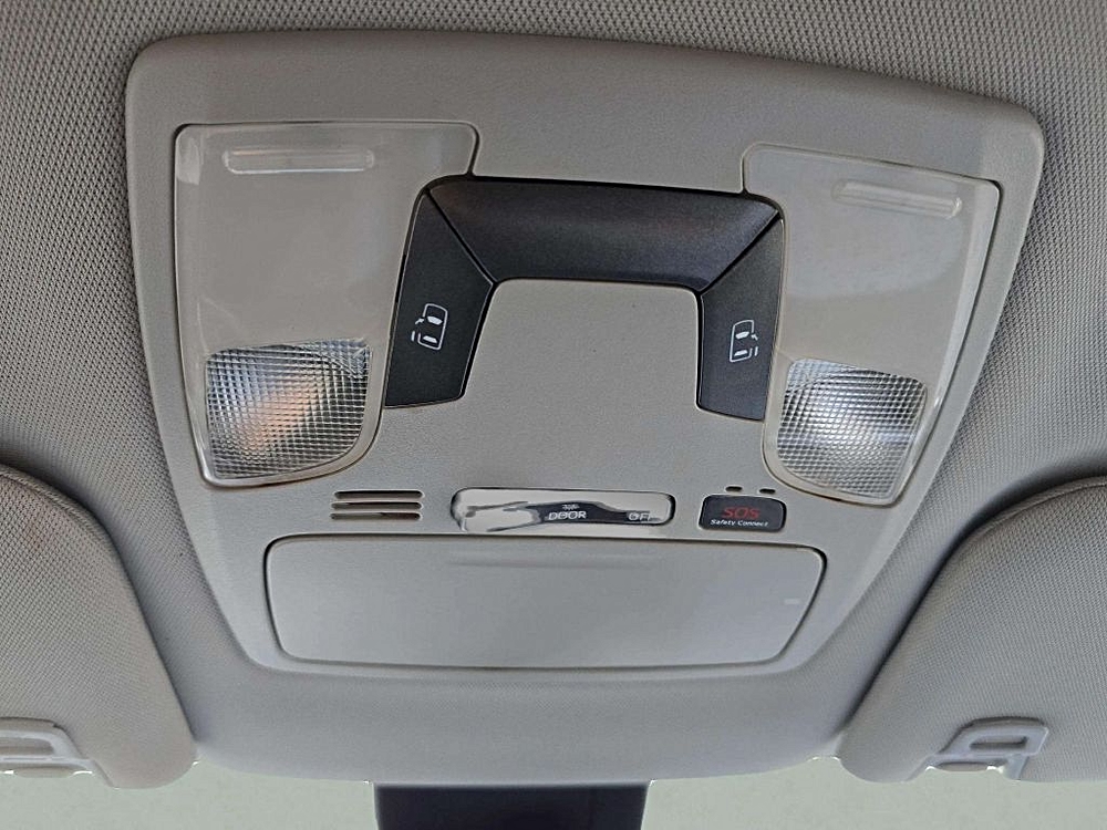 2020 Toyota Sienna LE - Photo 17