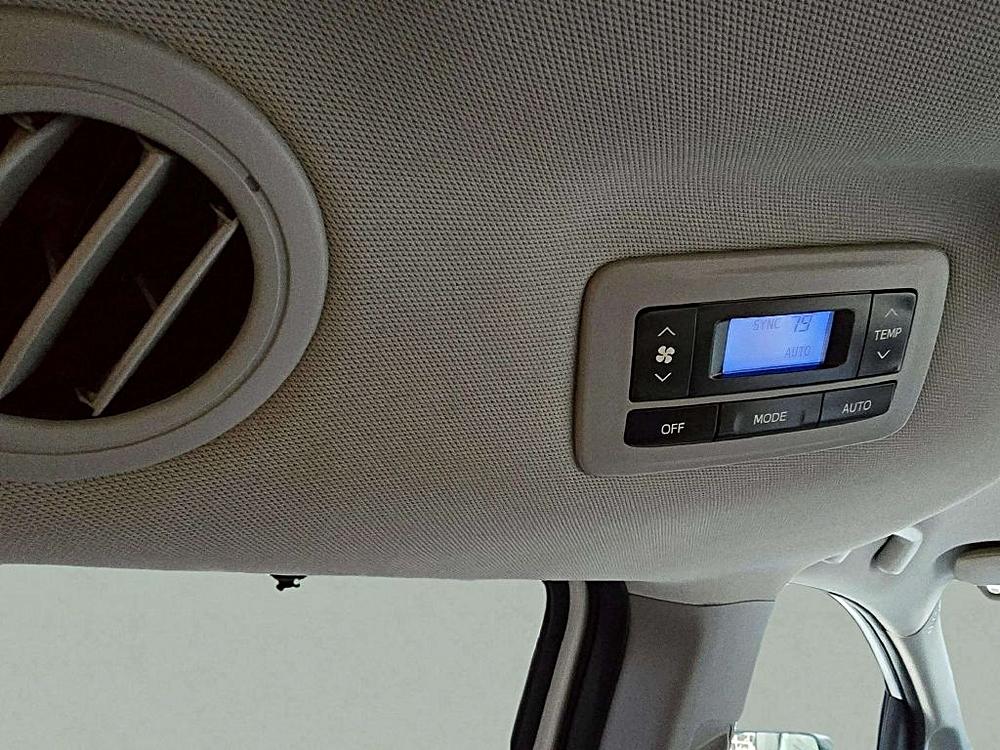 2020 Toyota Sienna LE - Photo 23