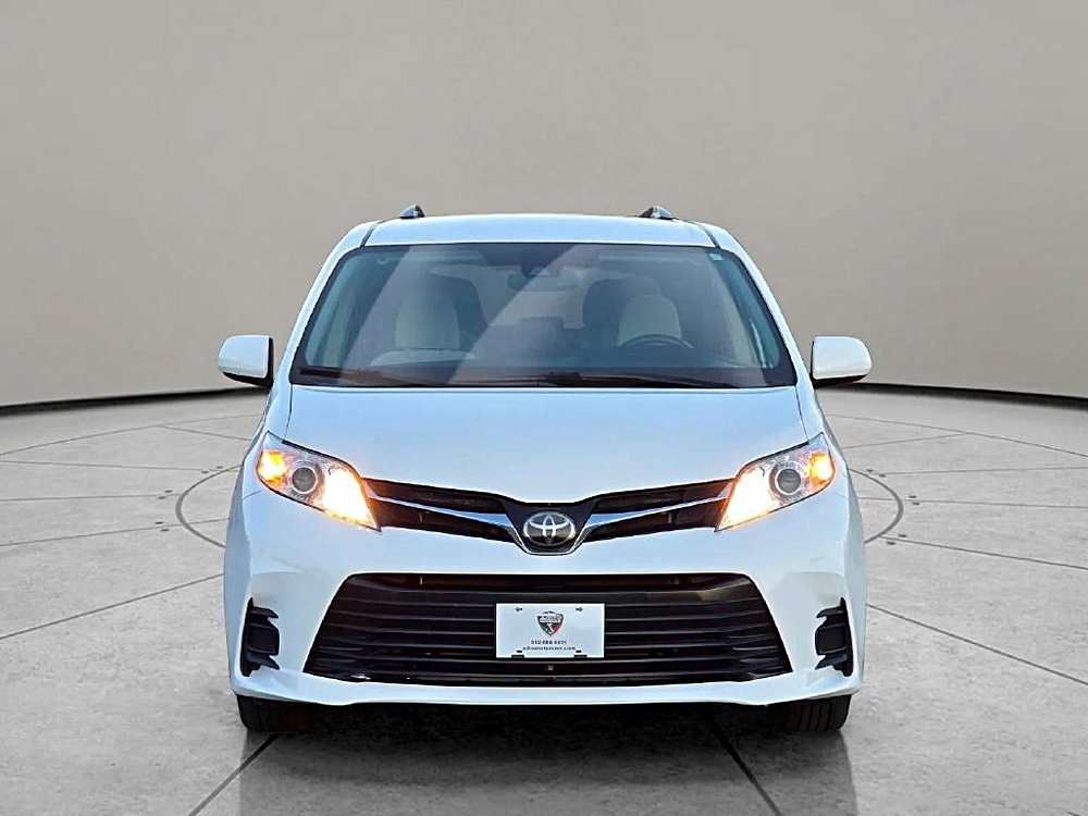 2020 Toyota Sienna LE - Photo 8