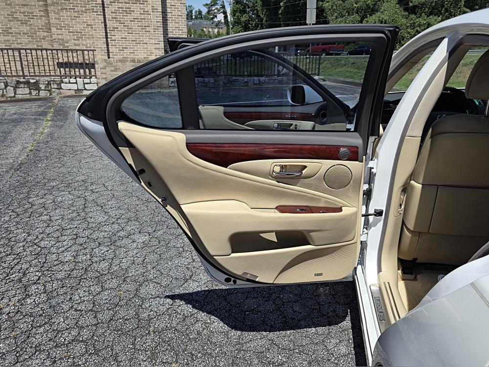 2007 Lexus LS Base - Photo 37