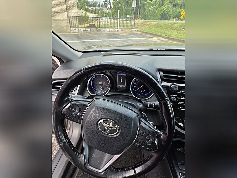 2019 Toyota Camry SE - Photo 16