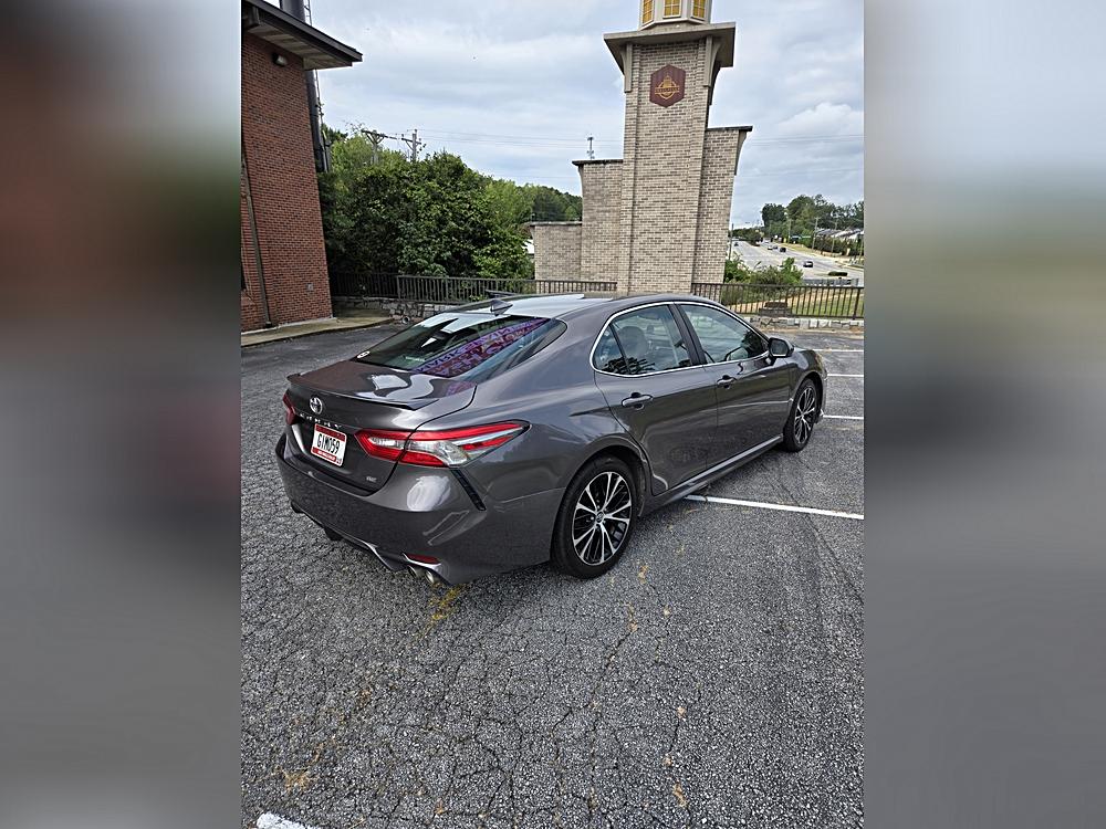 2019 Toyota Camry SE - Photo 10