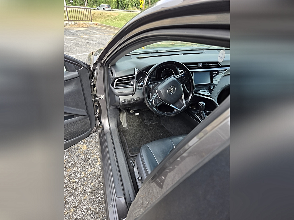 2019 Toyota Camry SE - Photo 14
