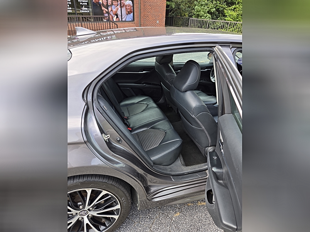 2019 Toyota Camry SE - Photo 20