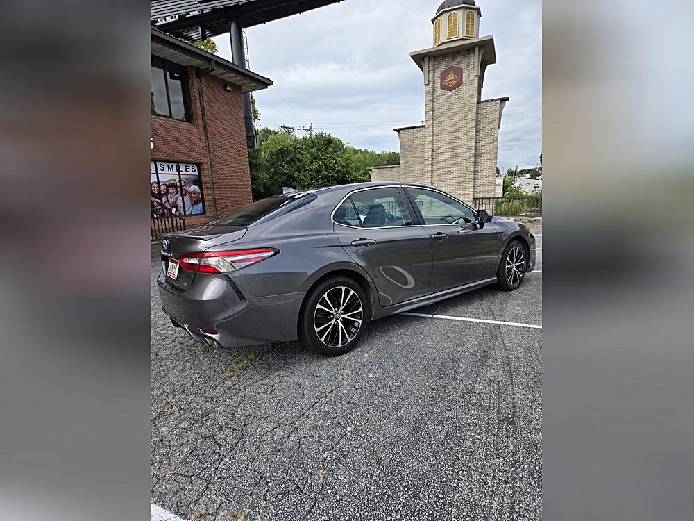 2019 Toyota Camry SE - Photo 11