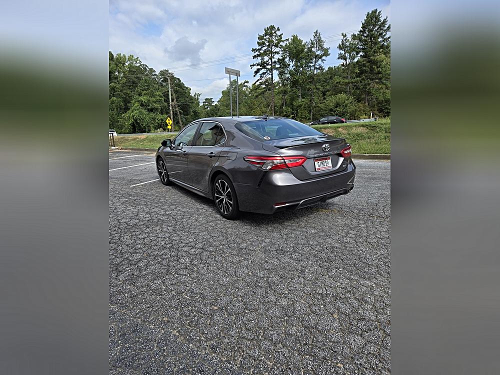 2019 Toyota Camry SE - Photo 7