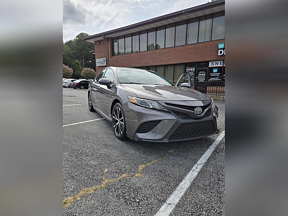 2019 Toyota Camry SE - Photo 13