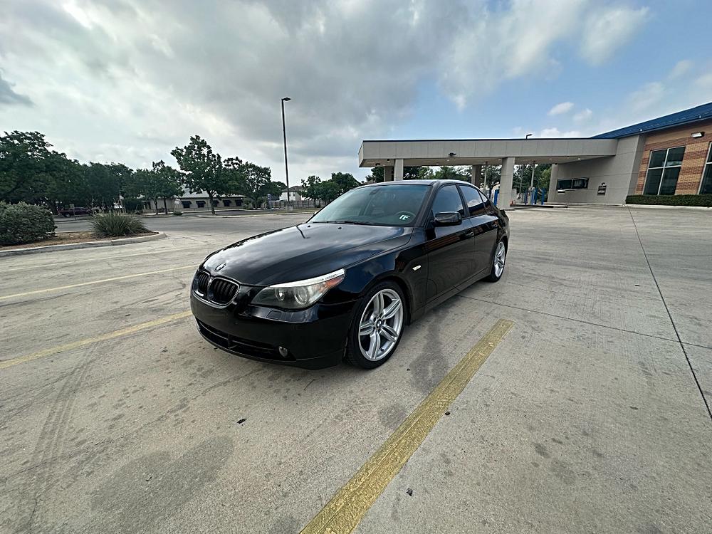 2005 BMW 5 Series 545i's photo