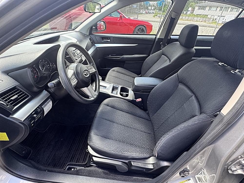 2011 Subaru Legacy 2.5i - Photo 12