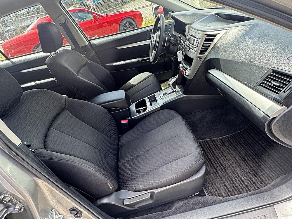 2011 Subaru Legacy 2.5i - Photo 13