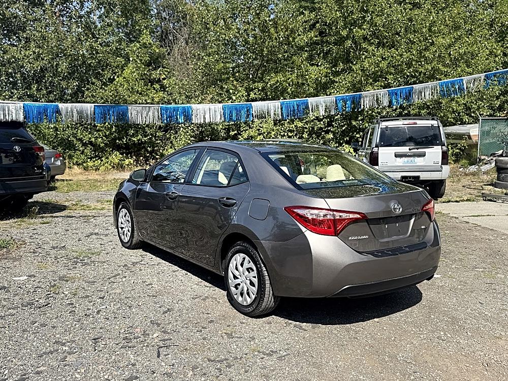 2017 Toyota Corolla LE - Photo 7