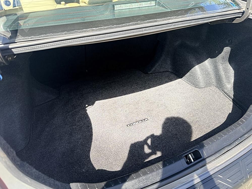 2017 Toyota Corolla LE - Photo 17