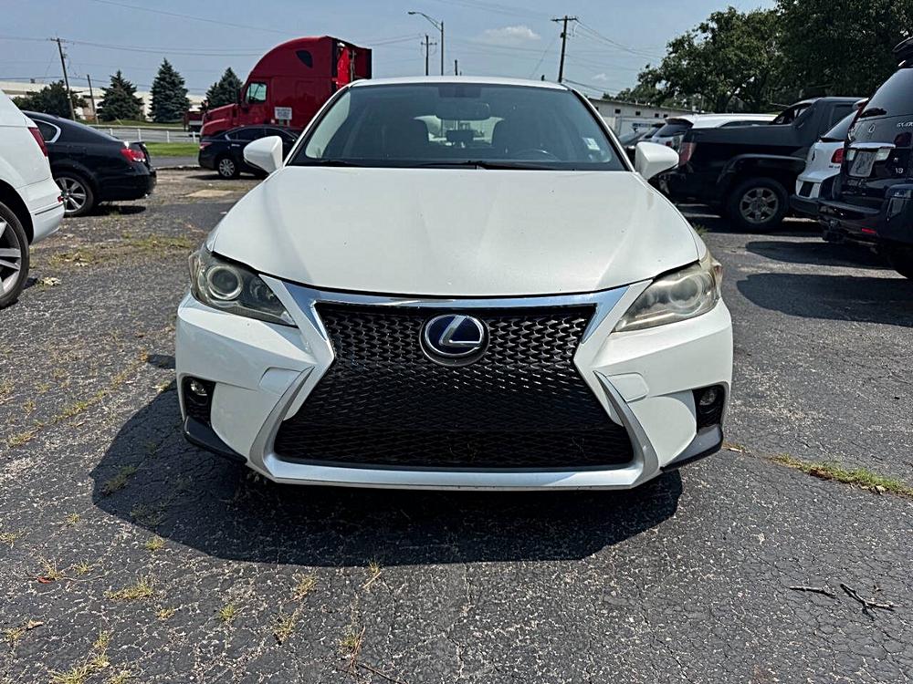 2013 Lexus CT Base's photo