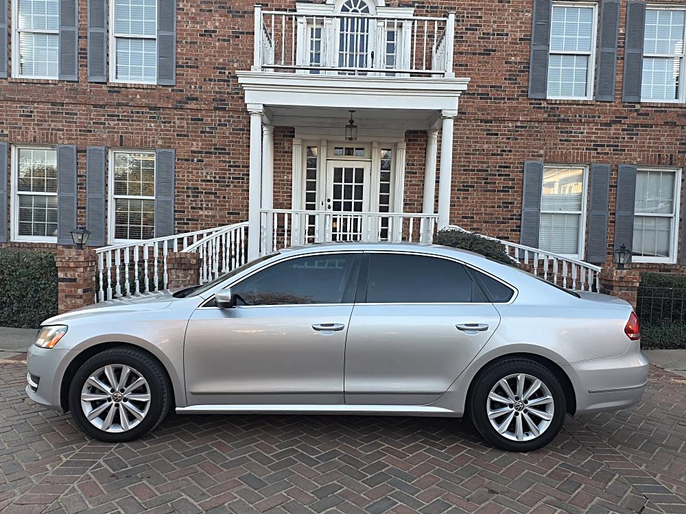 2013 Volkswagen Passat SEL