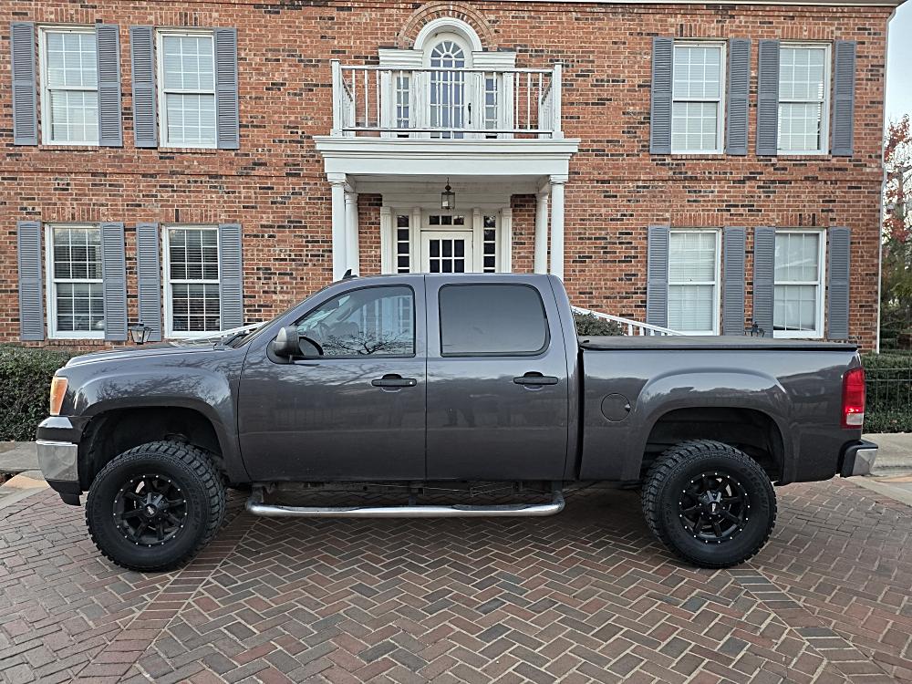 2010 GMC Sierra 1500 SLE's photo