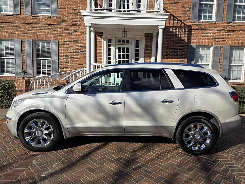2010 Buick Enclave CXL's photo