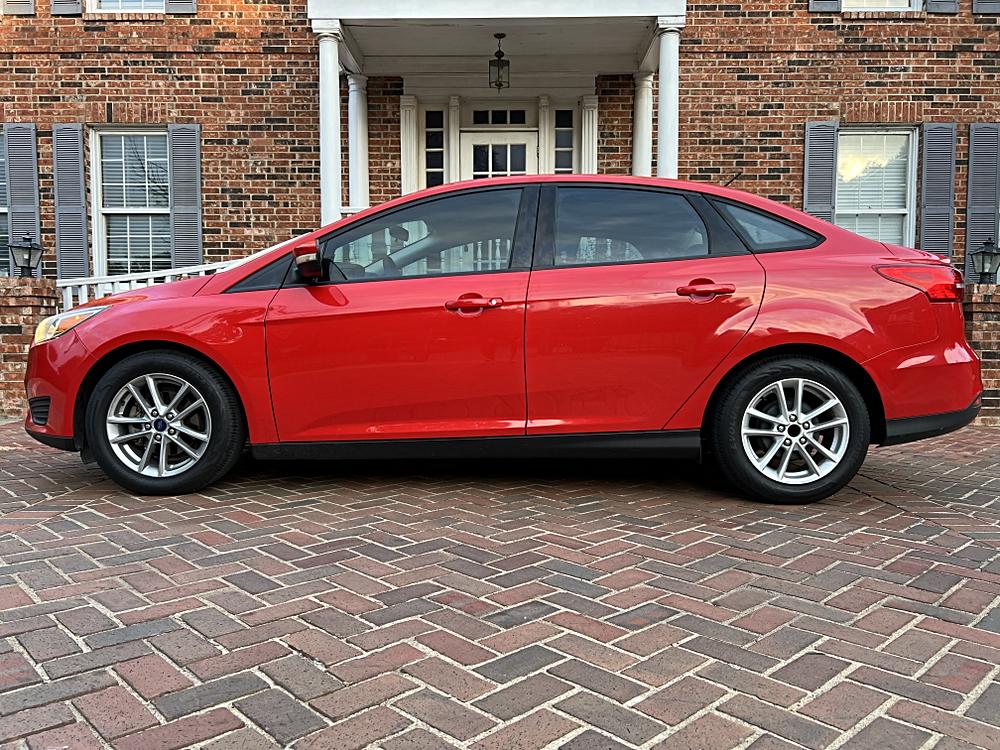 2016 Ford Focus Sedan SE's photo