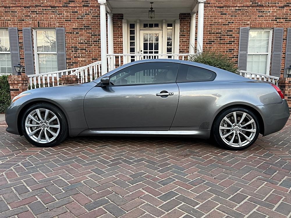 2010 INFINITI G Coupe