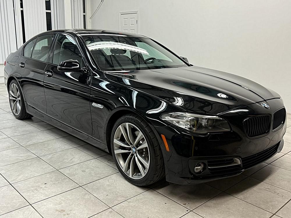 2016 BMW 5 Series 528i's photo