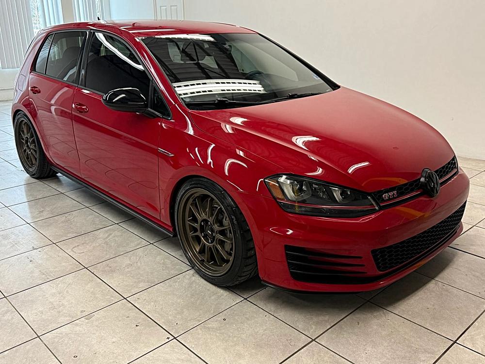 2017 Volkswagen Golf GTI Sport