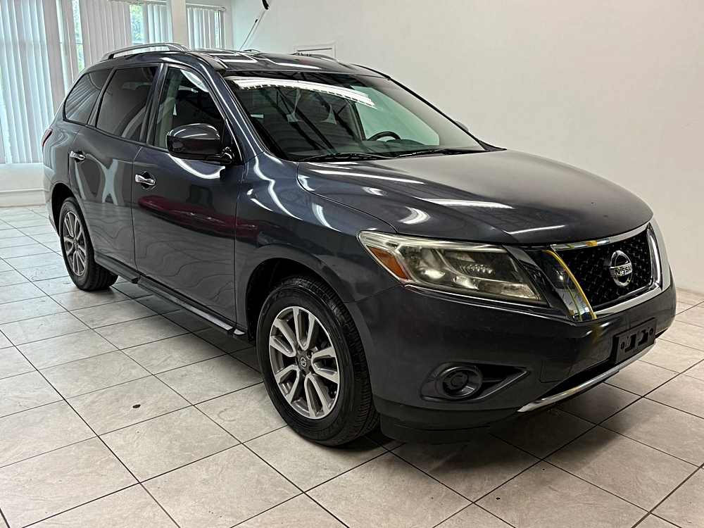 2014 Nissan Pathfinder SV 2WD's photo