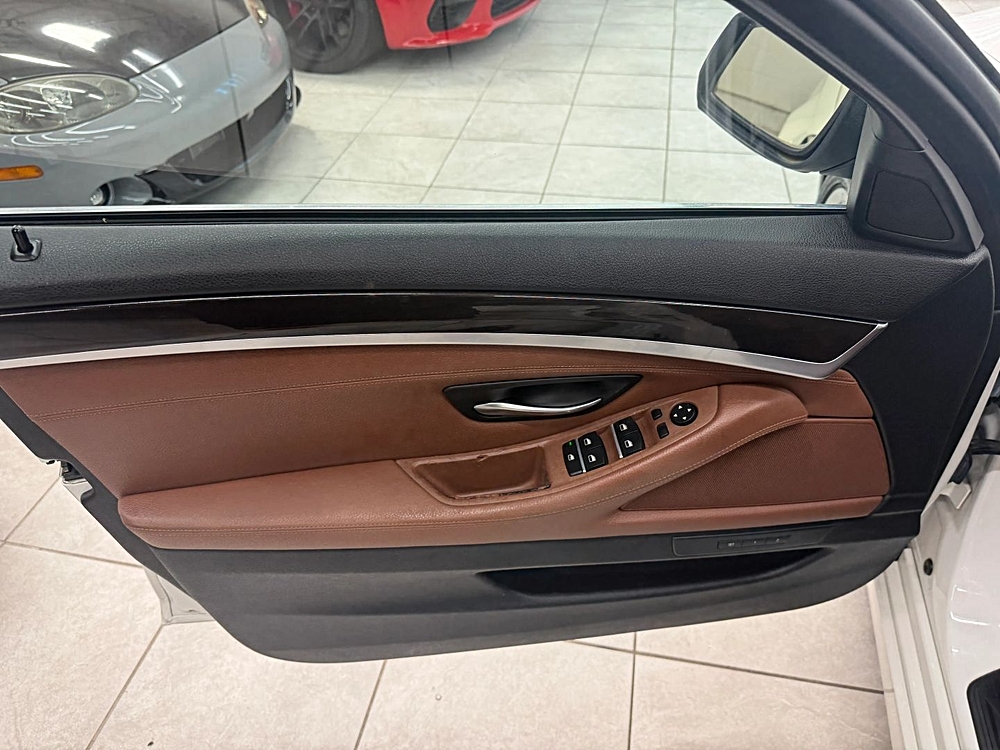 2015 BMW 5 Series 528i - Photo 8