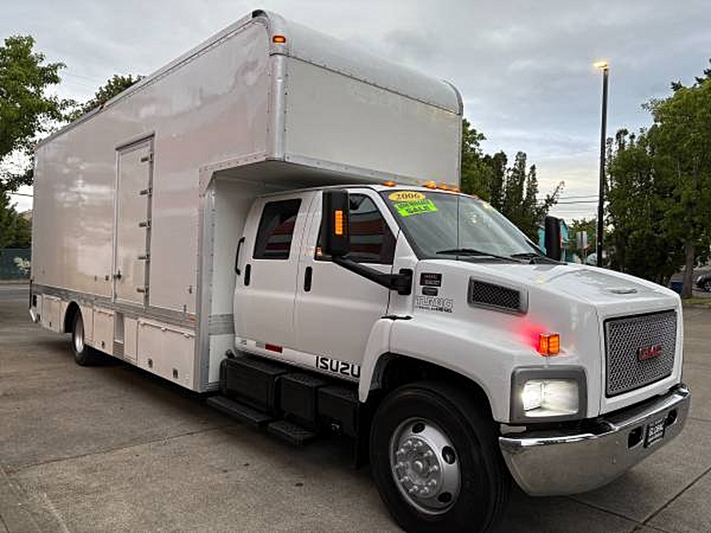 2006 GMC C6500's photo