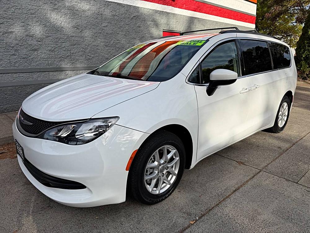 2020 Chrysler Voyager
