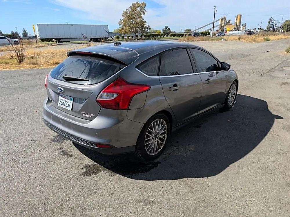 2012 Ford Focus SE - Photo 16