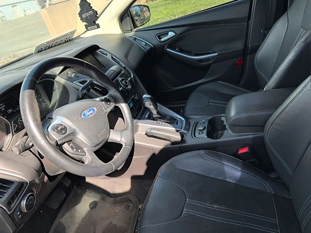 2012 Ford Focus SE - Photo 17