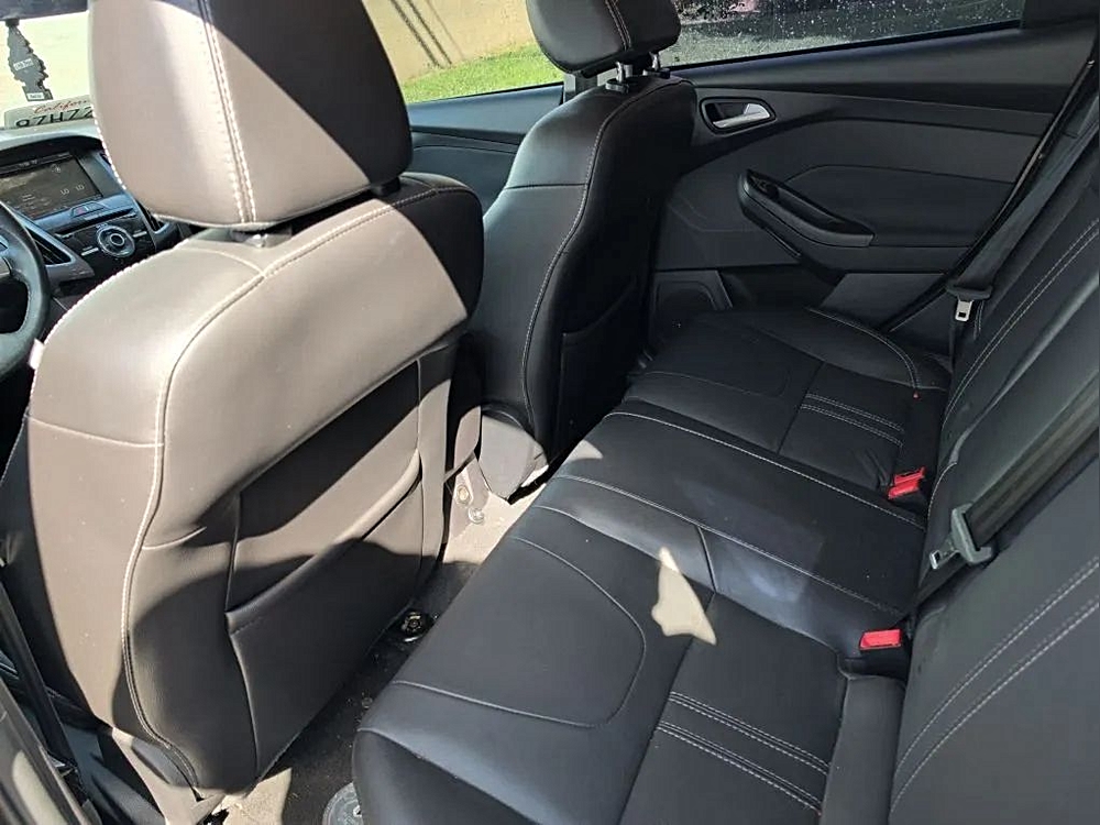 2012 Ford Focus SE - Photo 18