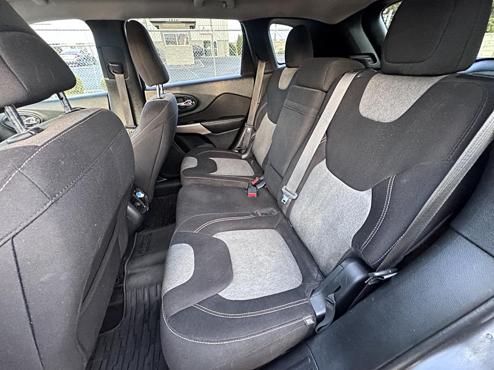 2017 Jeep Cherokee Sport Altitude - Photo 13