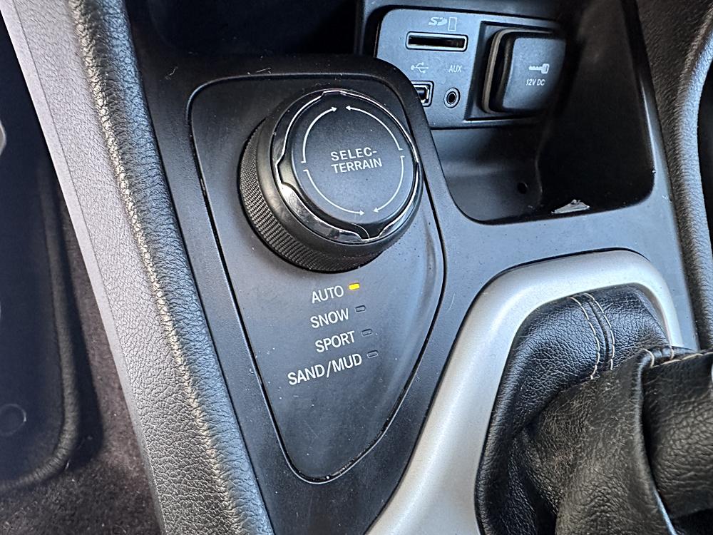 2017 Jeep Cherokee Sport Altitude - Photo 11