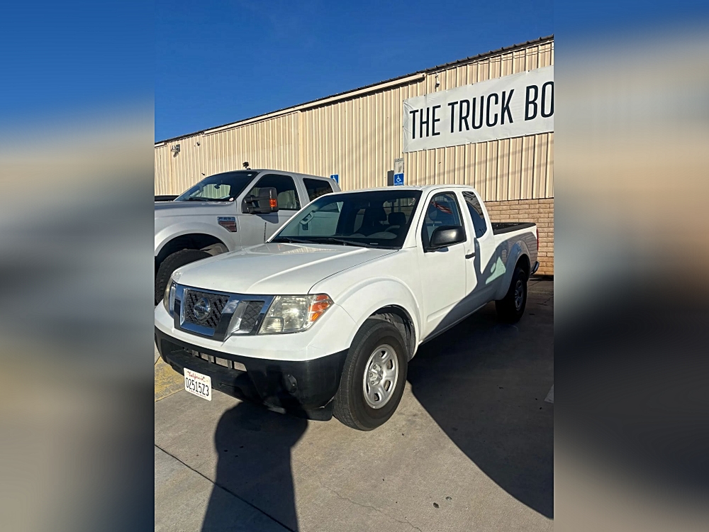 2016 Nissan Frontier S's photo
