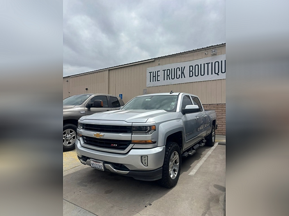 2017 Chevrolet Silverado 1500 LT 4X4 Crew Cab Standard Box's photo