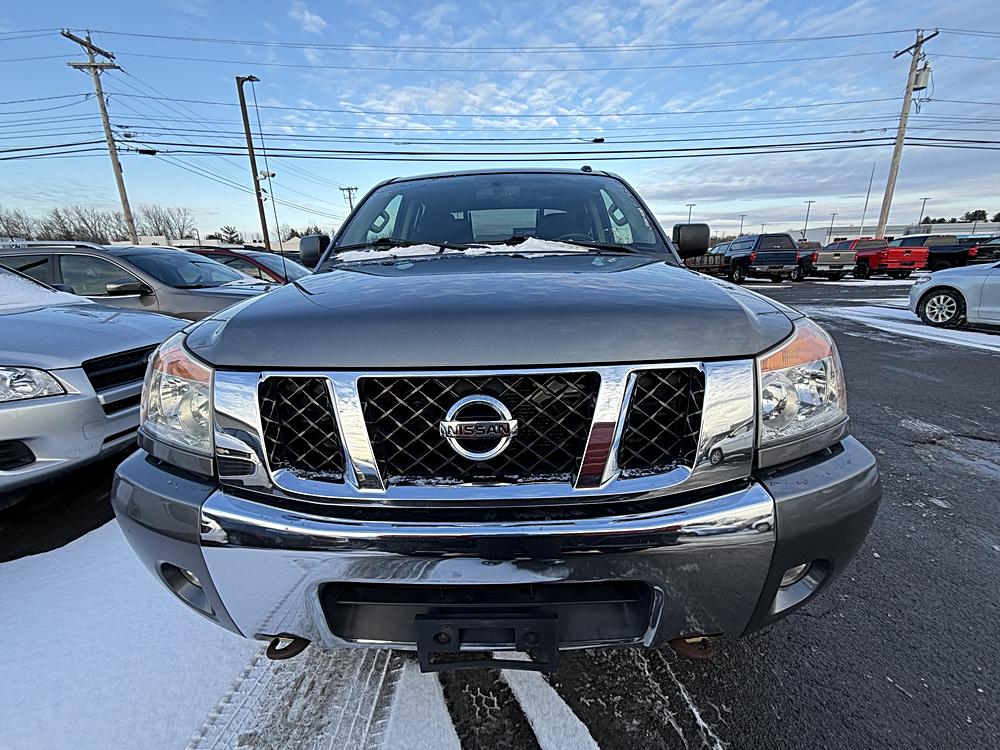 2014 Nissan Titan SV's photo