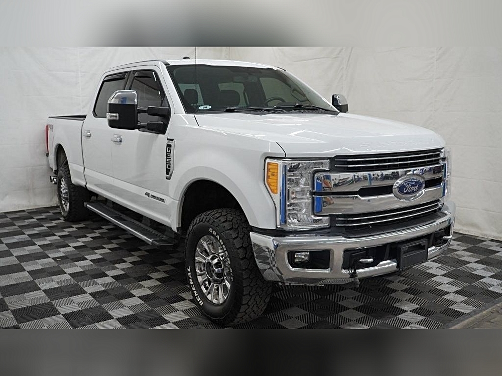 2017 Ford F-350 Super Duty Lariat's photo