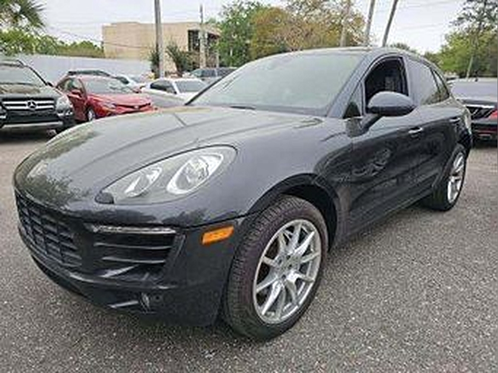 2018 Porsche Macan -'s photo