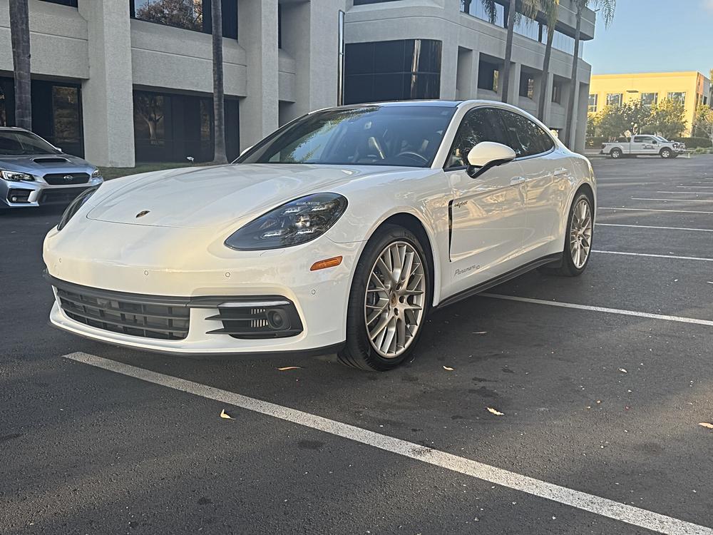 2020 Porsche Panamera 4 E-Hybrid's photo