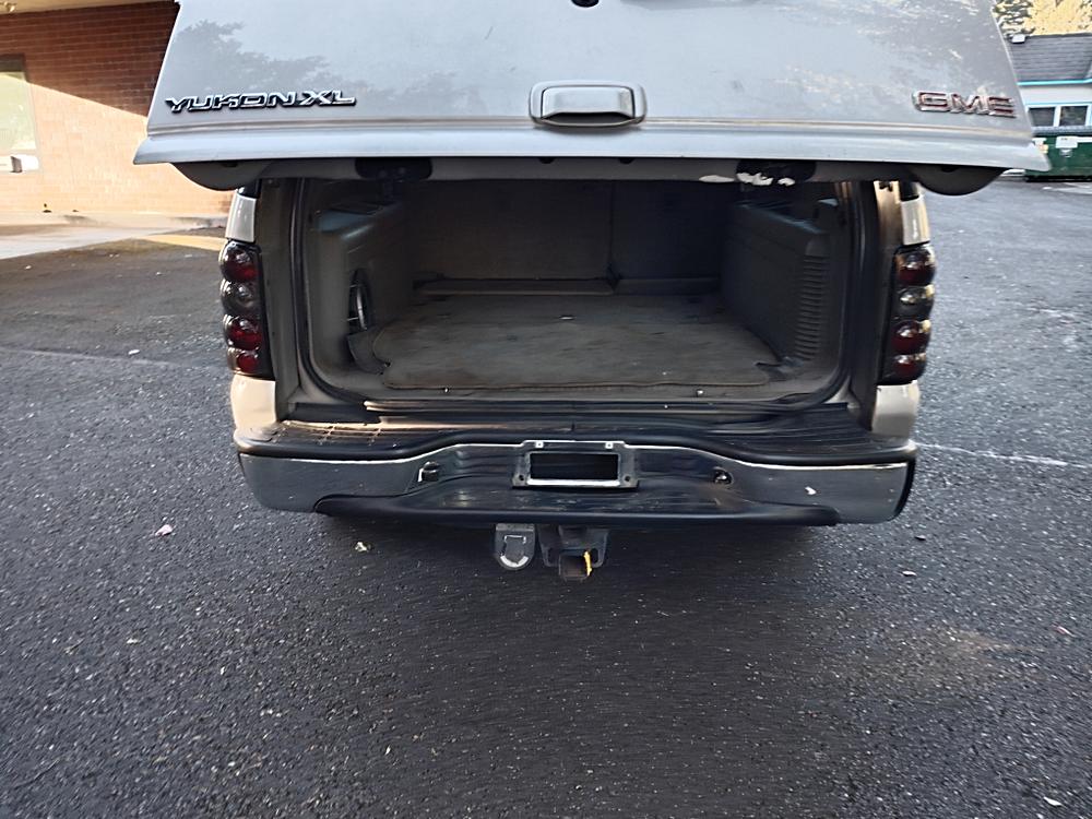 2004 GMC Yukon XL SLE - Photo 6