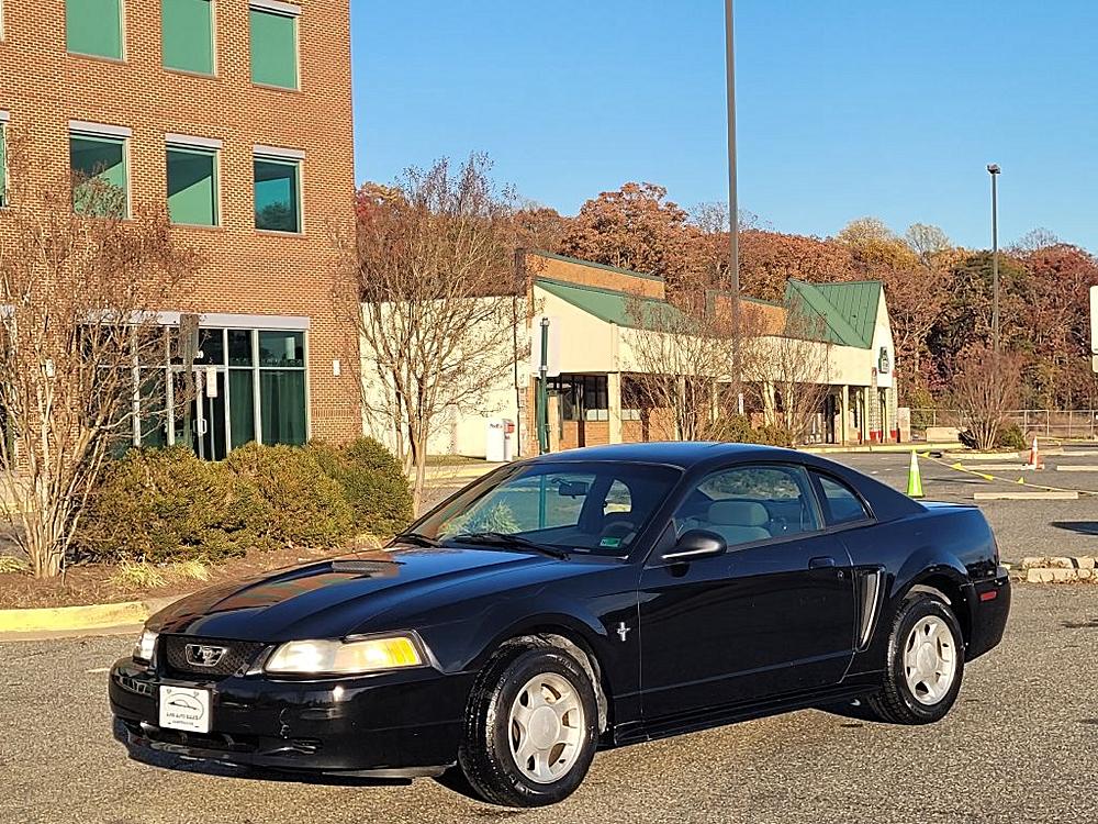 2000 Ford Mustang Base